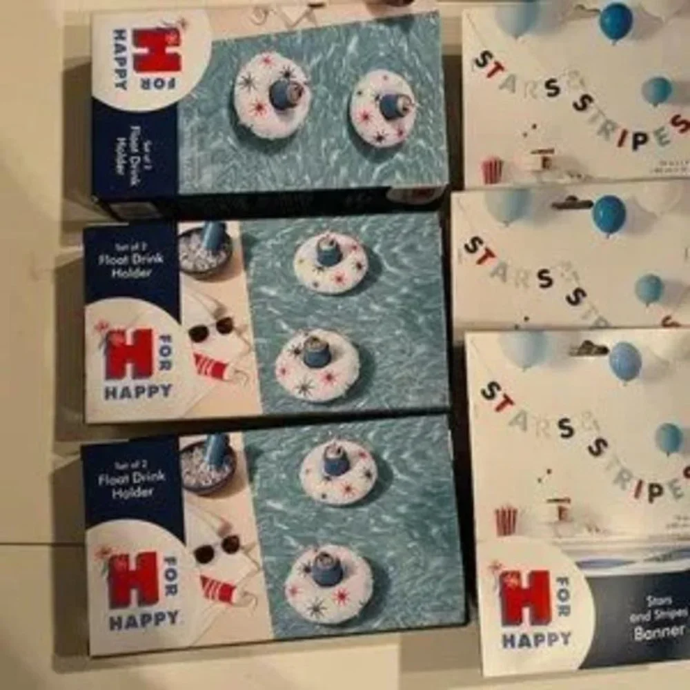 4th of July Decorations -3 Banners & 6 Inflatable Float Drink Holders (new) (ps)
